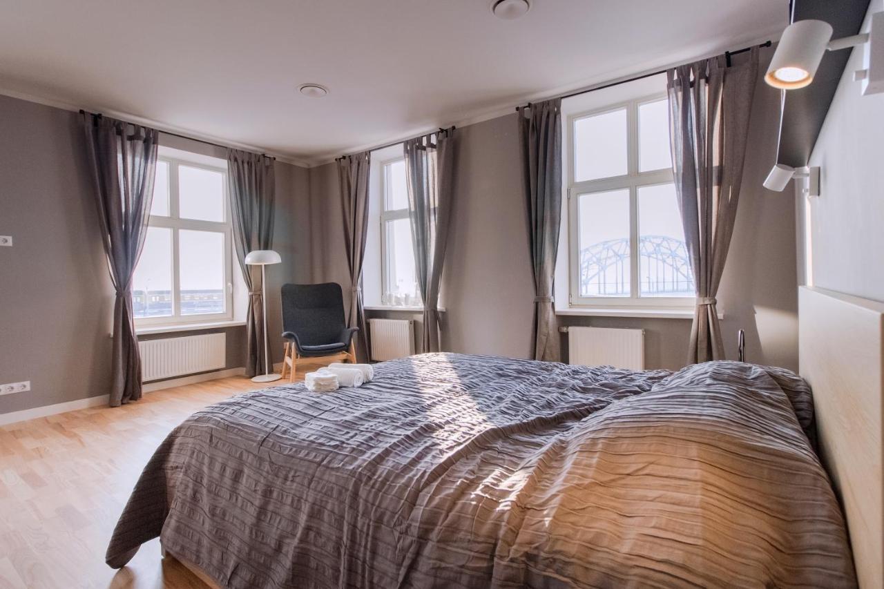 Modern Apartment In Old Riga With A River View Екстер'єр фото